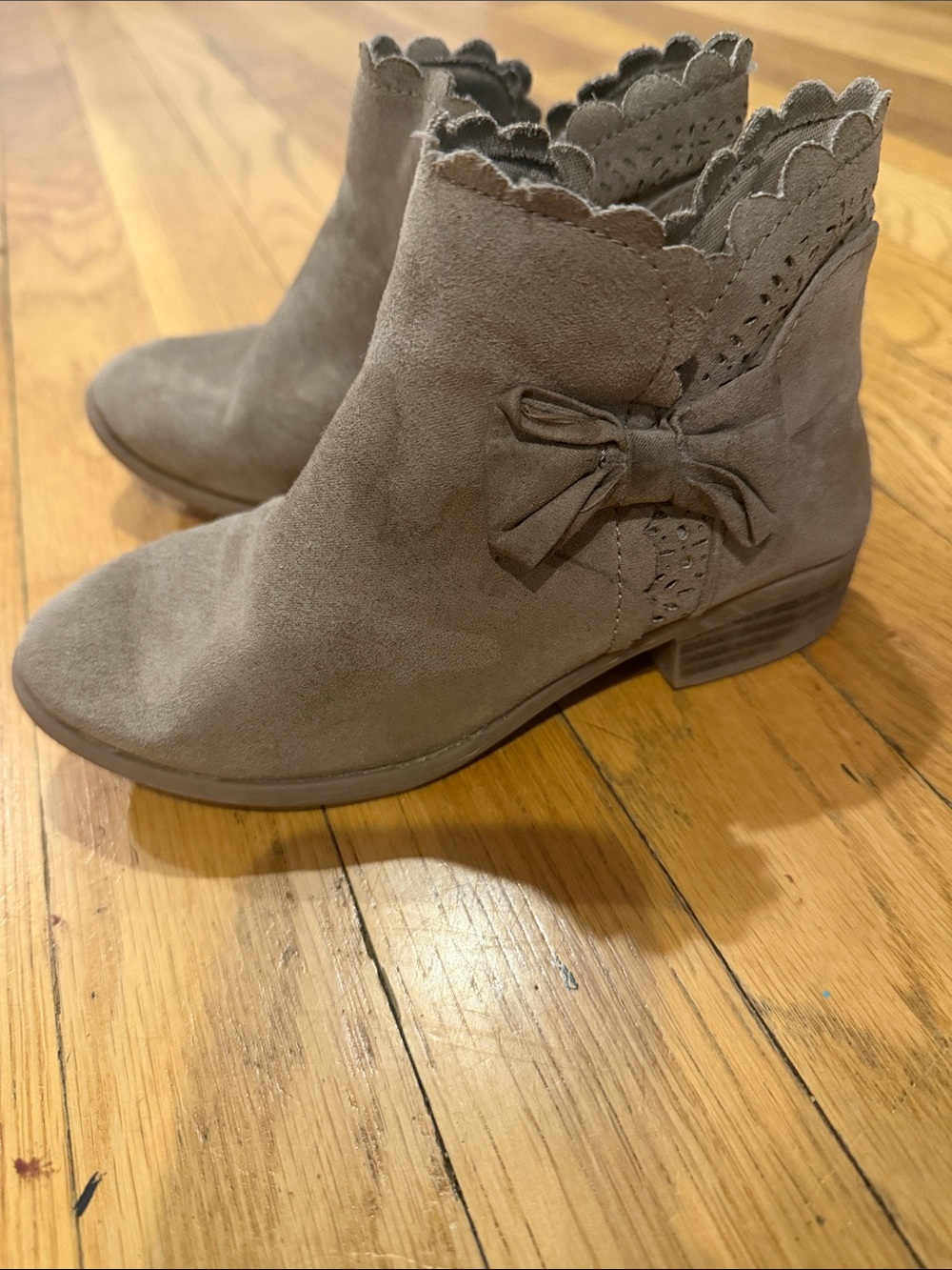 SO Taupe Suede Scalloped Ankle Booties with Bow
